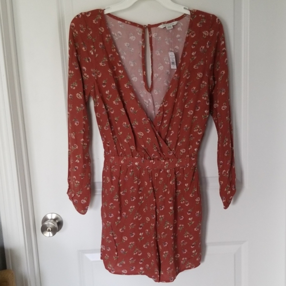 *FINAL PRICE 🦅AE Printed Long Sleeve Surplice Romper